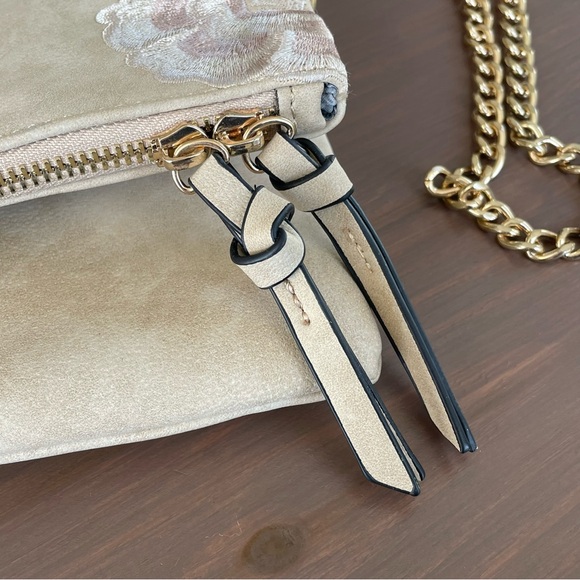 NWT Francescas Floral Embroidered Flapover Crossbody Bag w/ Gold Chainlink Strap - Picture 2 of 11